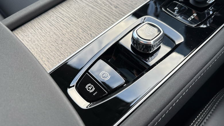 Volvo XC90 2.0 B5P Ultra Dark 5dr AWD Geartronic Petrol Estate